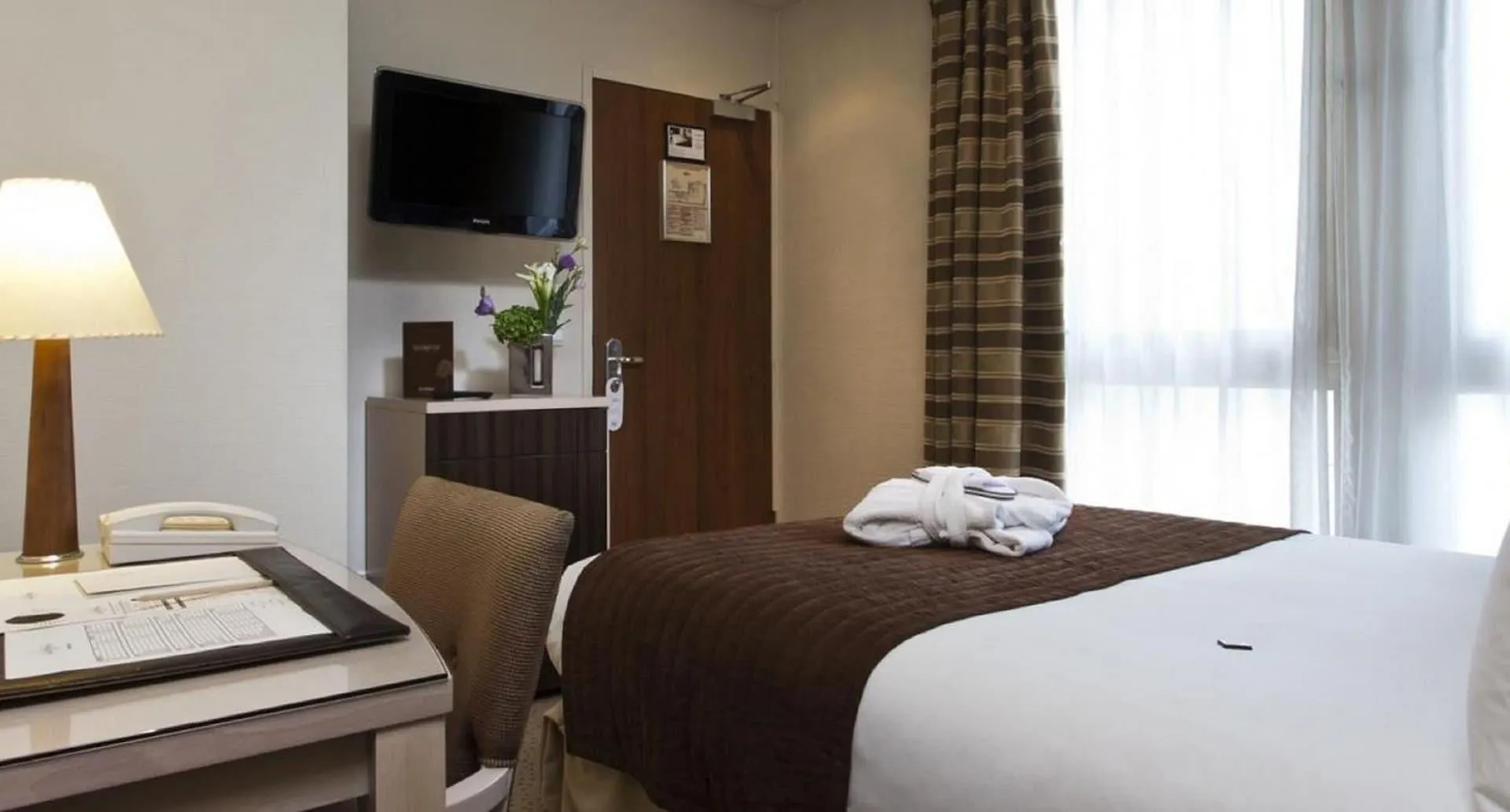 Le Pera 4* Paris