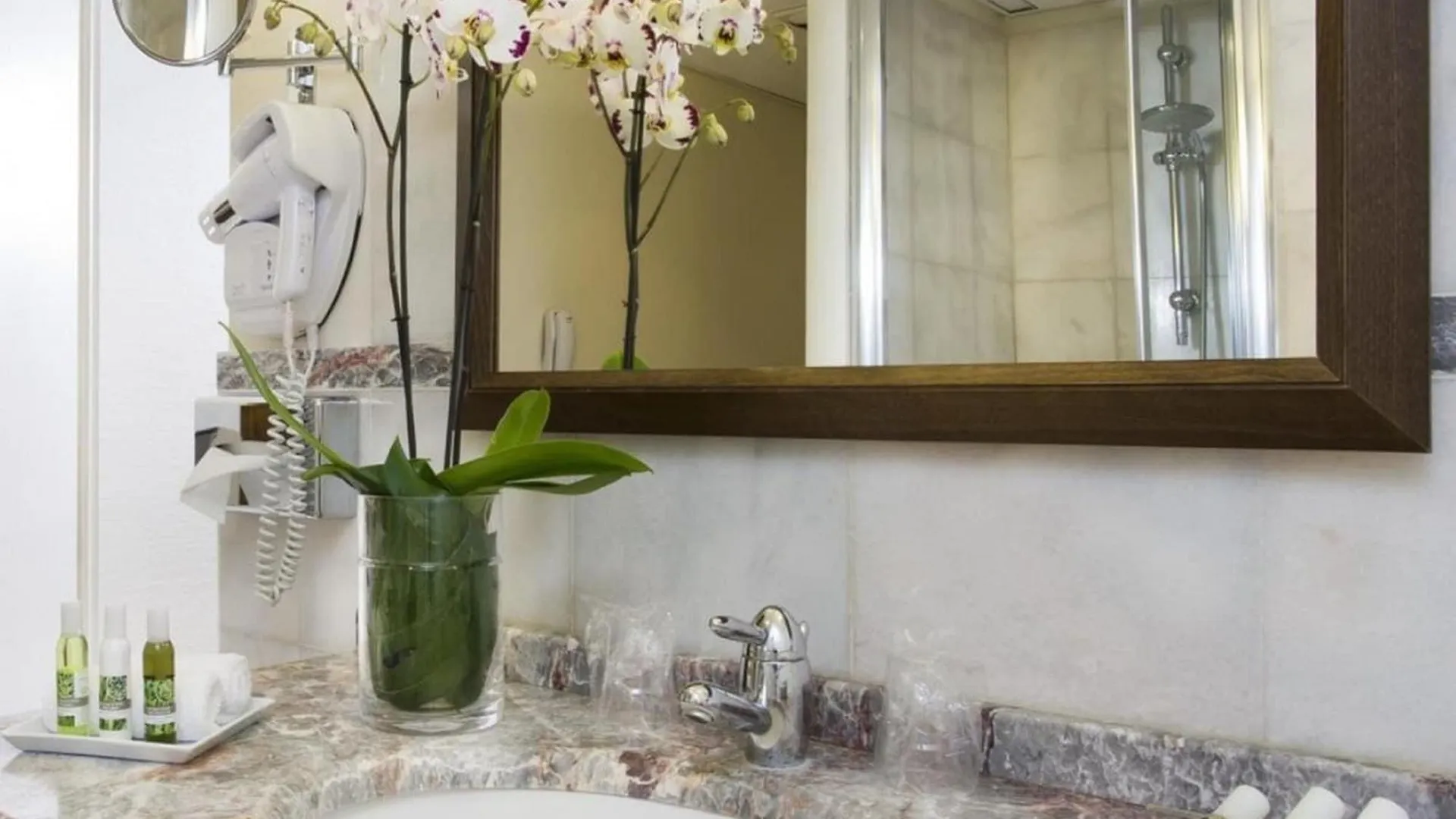 Le Pera 4* Paris